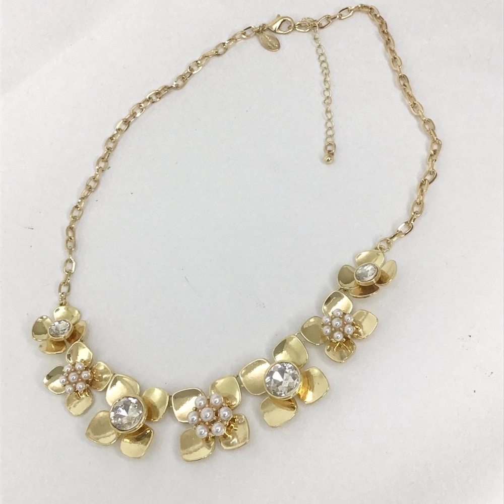 ANN TAYLOR Pearl and Crystal Goldtone Flower Necklace